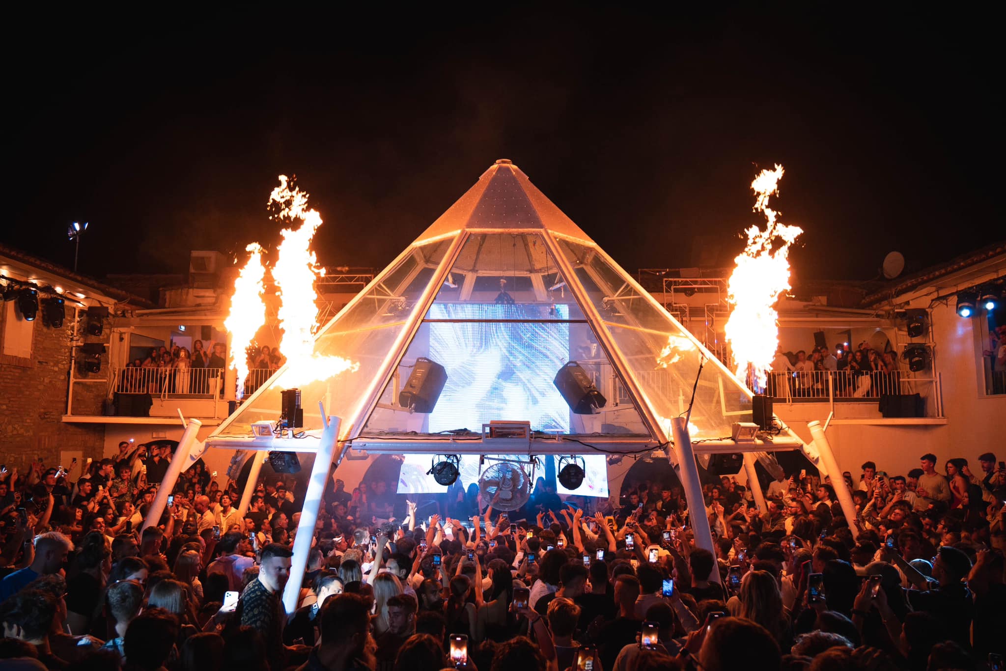 Villa delle Rose: gran finale di stagione - Hyper Hyper